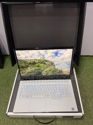 New Laptop Alienware M17 R3 16GB Intel Core i7 SSD 1T