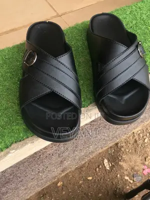 Veyani Classic Slides