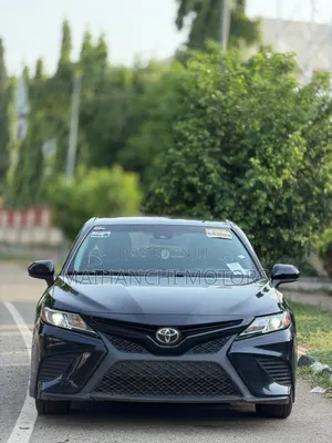Toyota Camry SE FWD 2020 Black
