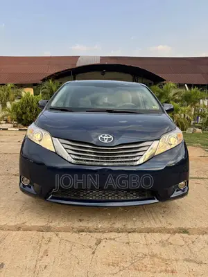 Toyota Sienna LE 8 Passenger 2010 Blue