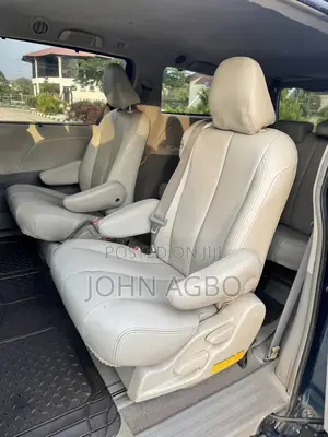 Toyota Sienna LE 8 Passenger 2010 Blue