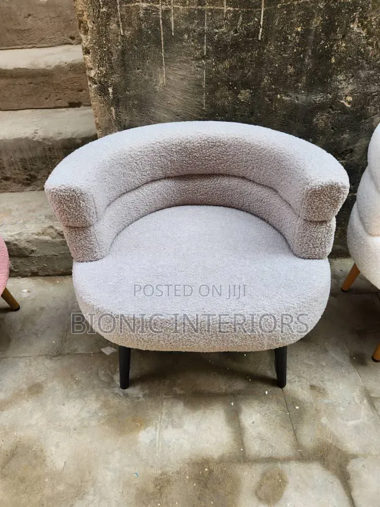 High Quality Arms Chair