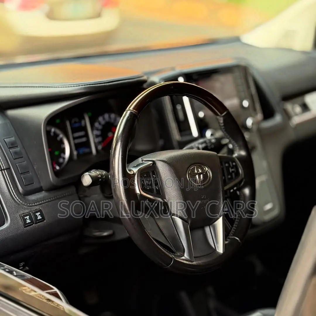 Toyota Granvia 2023 Black