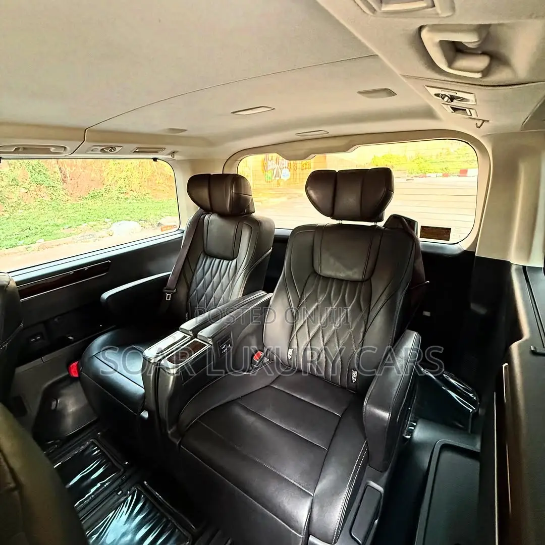 Toyota Granvia 2023 Black