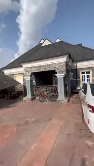 4bdrm Bungalow in Cornerstone, New Layout for sale