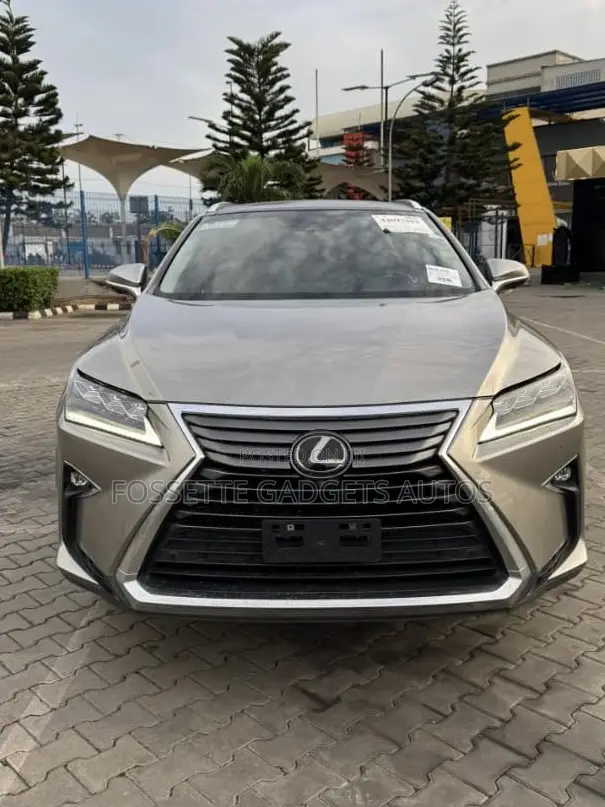 Lexus RX 2019