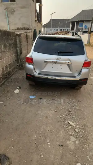 Toyota Highlander 2013 Silver