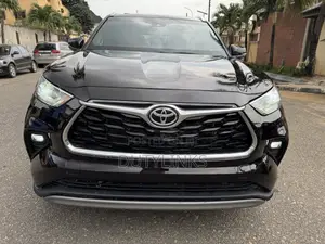 Toyota Highlander Platinum 2021 Maroon