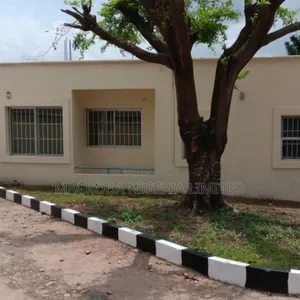 5bdrm Bungalow in Opebi for rent
