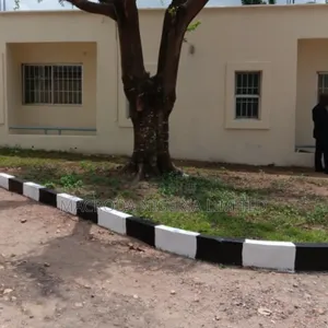 5bdrm Bungalow in Opebi for rent
