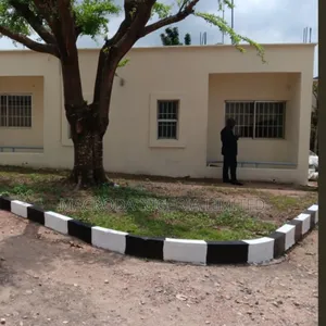 5bdrm Bungalow in Opebi for rent