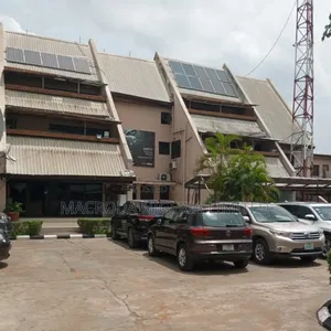 Well Located 2 Wings of 5 Bedroom Duplex With 8 Rooms Bq