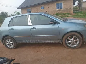 Toyota Corolla Liftback 2004 Blue