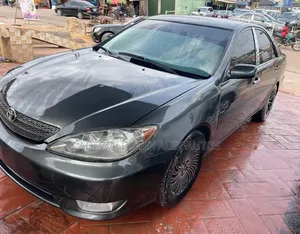 Toyota Camry 2005 Gray