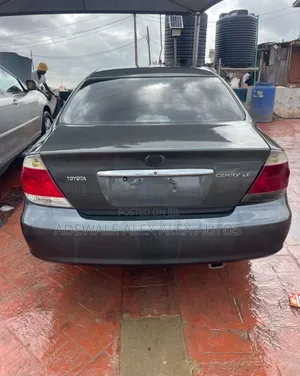 Toyota Camry 2005 Gray