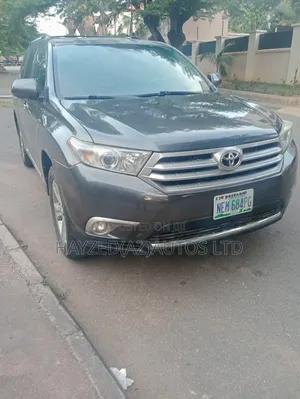 Toyota Highlander 3.5L 2WD 2013 Green