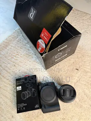 Canon Eos R50v + 14.30mm F4.3.6 Lens -Vlog Camera