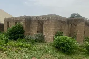 3bdrm Apartment in Oluyole for sale