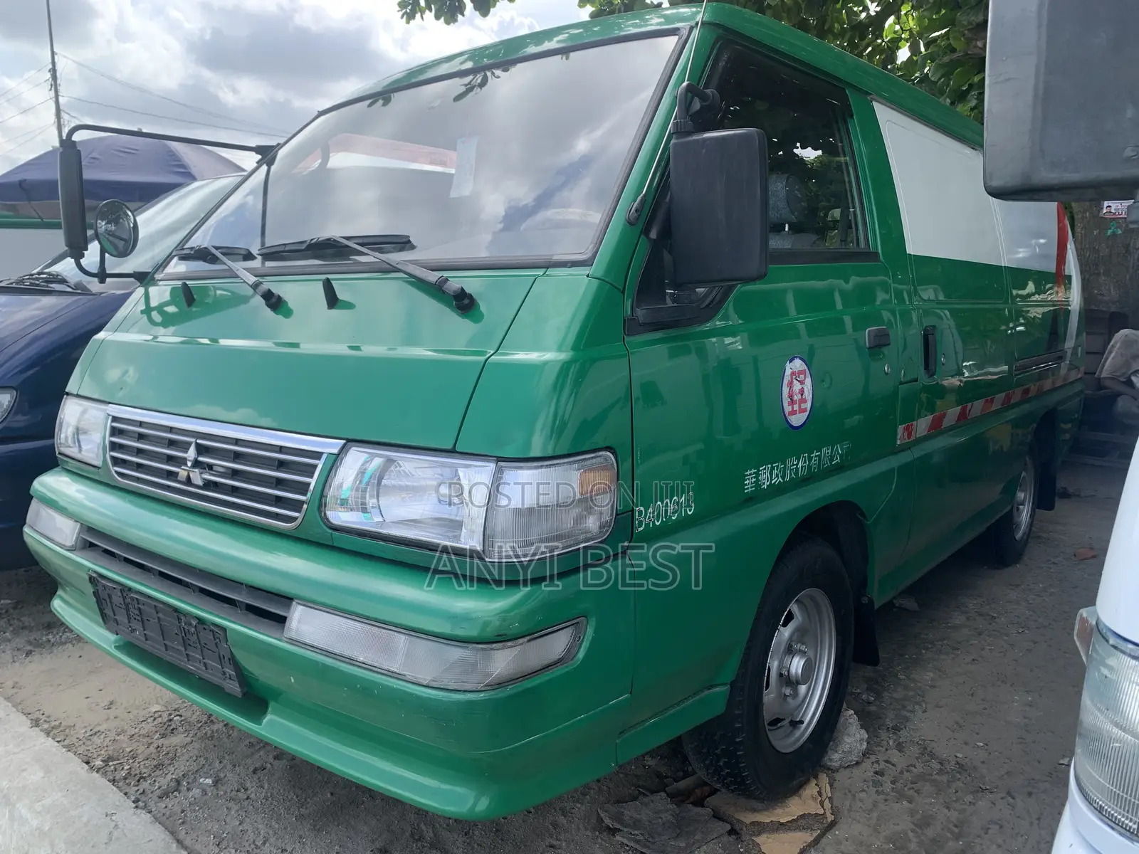 Mitsubishi Delica 2014 Green