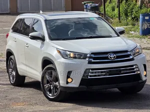 Toyota Highlander Limited Platinum 4x2 V6 (3.5L 6cyl 8A) 2018 White