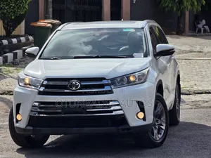 Toyota Highlander Limited Platinum 4x2 V6 (3.5L 6cyl 8A) 2018 White