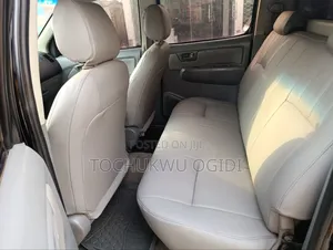 Toyota Hilux 2012 Black