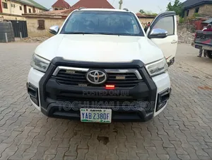 Toyota Hilux 2015 White
