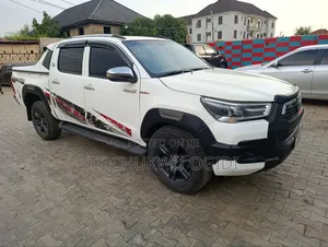 Toyota Hilux 2015 White