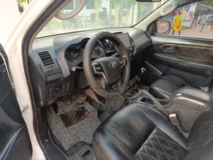 Toyota Hilux 2015 White