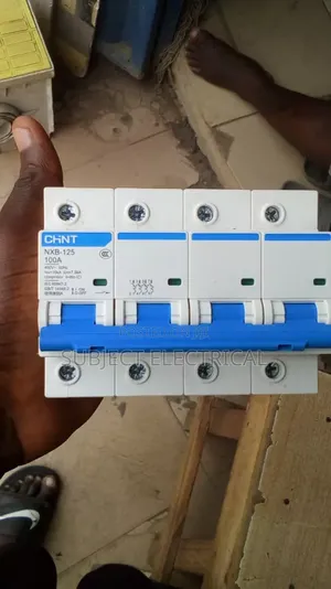 100amps 4pole MCB Breaker Chint