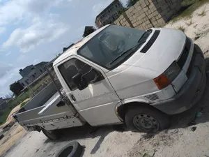 Volkswagen LT 2000 White