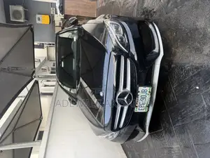 Mercedes-Benz C400 4Matic AWD Sedan (3.0L V6 7A) 2015 Black