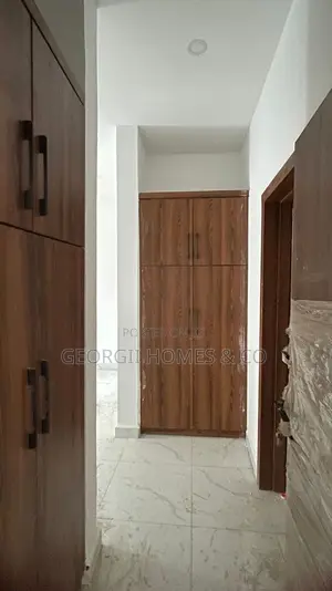 3bdrm Townhouse / Terrace in Apo District for rent