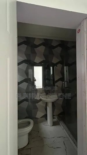 4bdrm Duplex in Ikota, Lagos Island / Lagos Island for rent