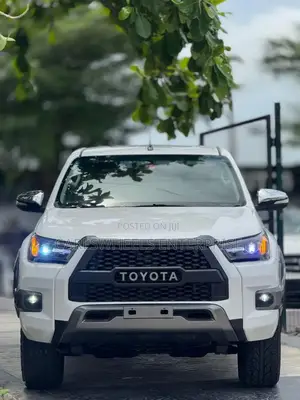 Toyota Hilux 2020 White