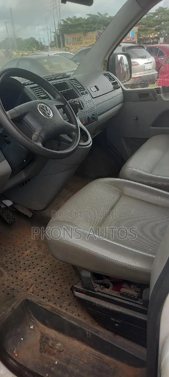 Volkswagen Transporter 2005 White