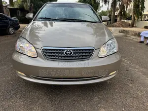 Toyota Corolla LE 2005 Gold