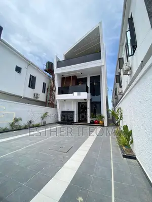 5bdrm Duplex in Ikota for sale