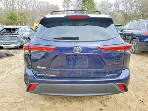 Toyota Highlander XLE AWD 2020 Blue