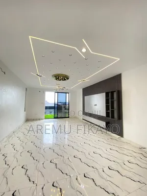 5bdrm Duplex in Off Lekki-Epe Expressway for sale
