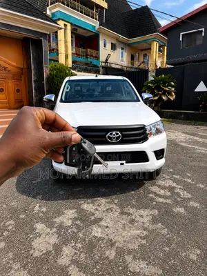 New Toyota Hilux 2025 White