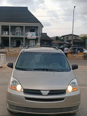 Toyota Sienna LE AWD 2005 Silver