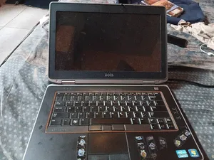 Laptop Dell Latitude 7400 8GB Intel Core i7 HDD 500GB
