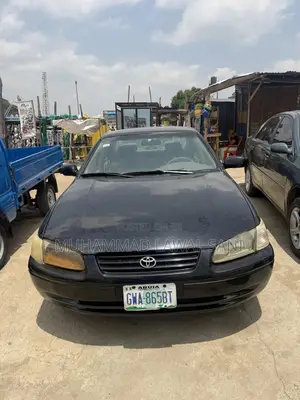 Toyota Camry 2000 Black
