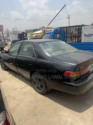 Toyota Camry 2000 Black