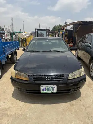 Toyota Camry 2000 Black
