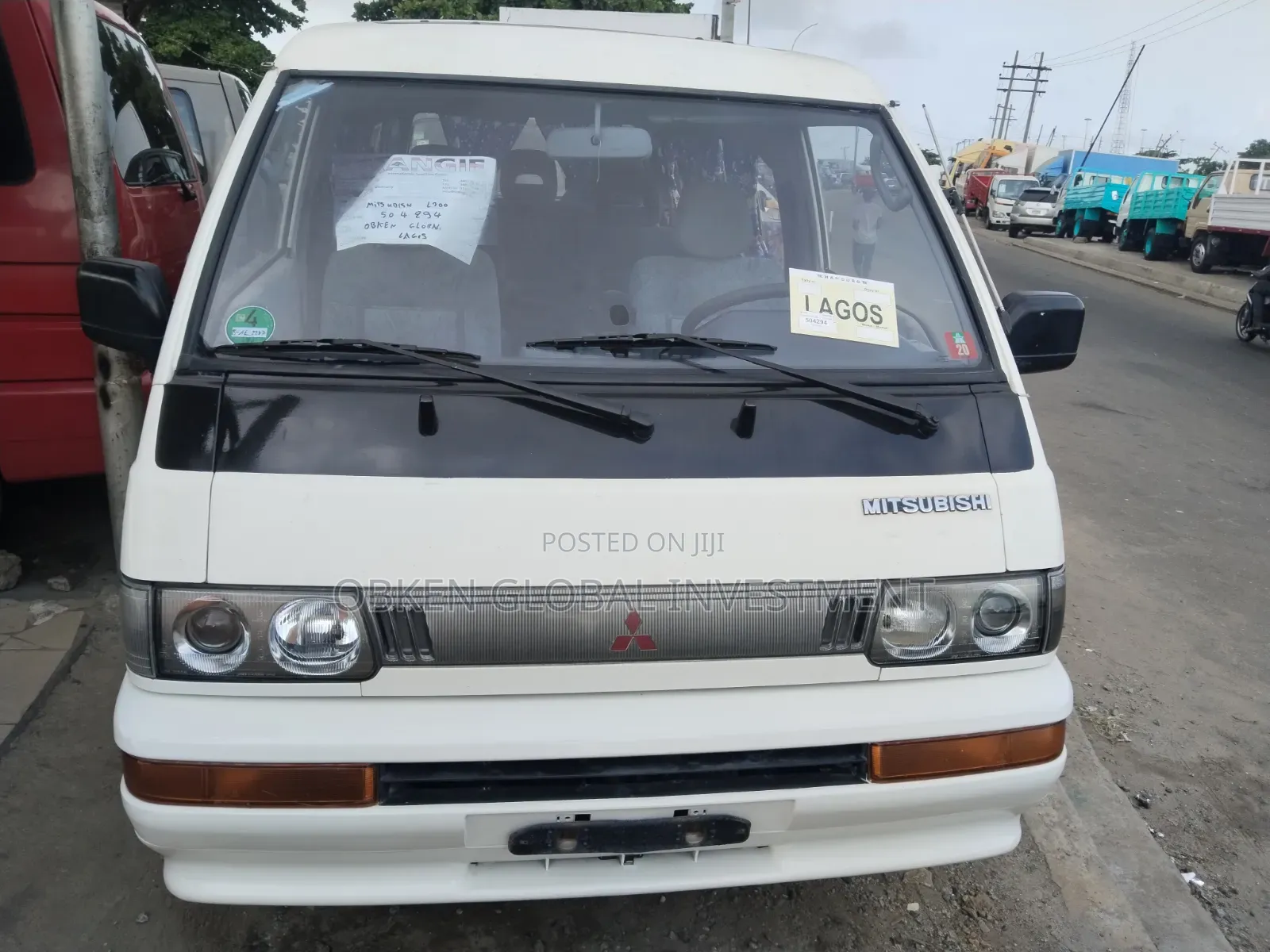 Mitsubishi L300 2005 White