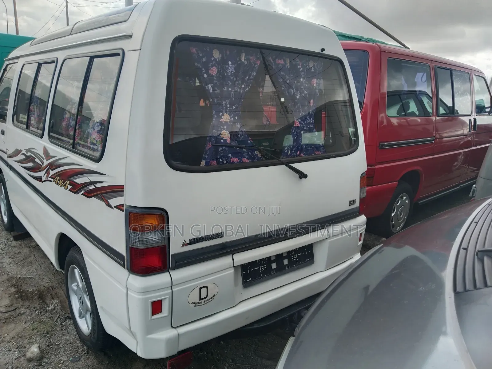 Mitsubishi L300 2005 White