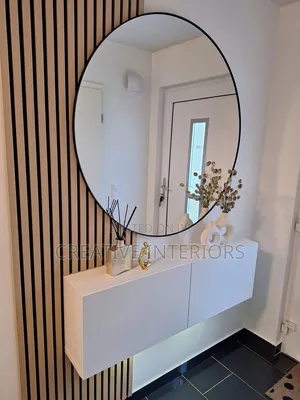Simple and Portable Dressing Mirror