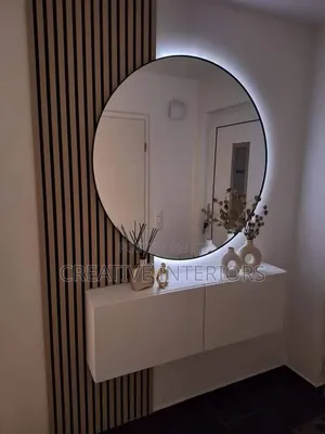 Simple and Portable Dressing Mirror